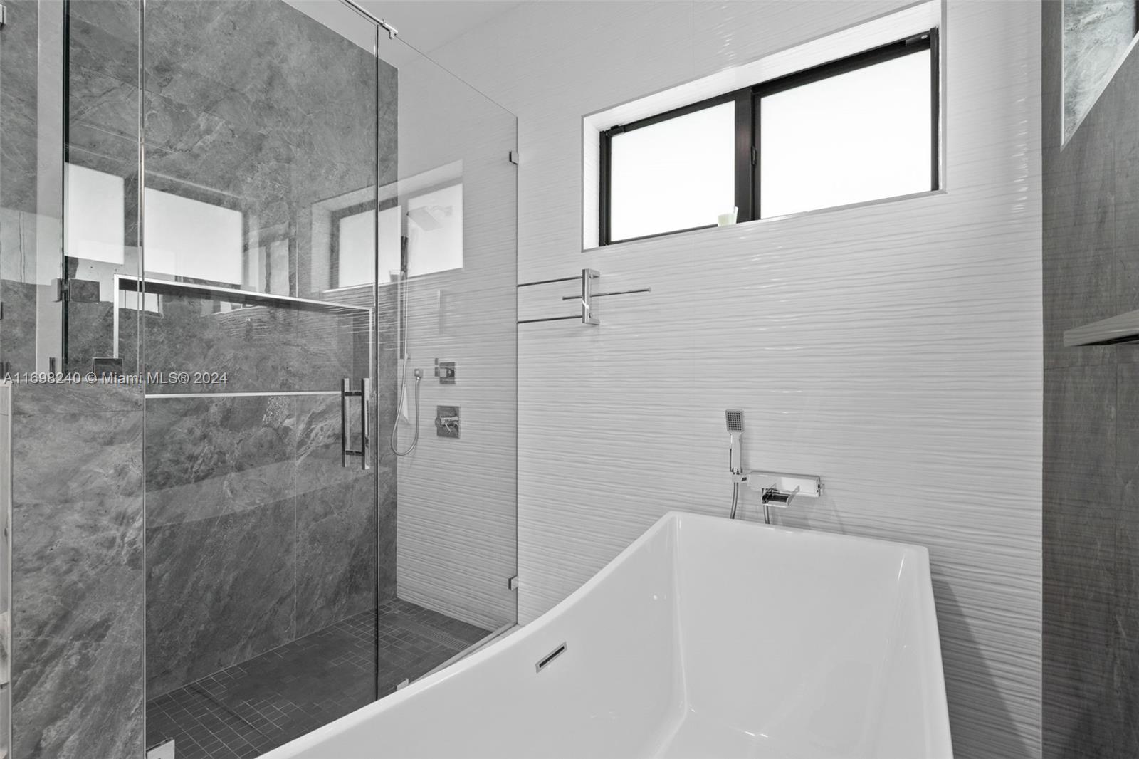 CORAL PINES - Residential