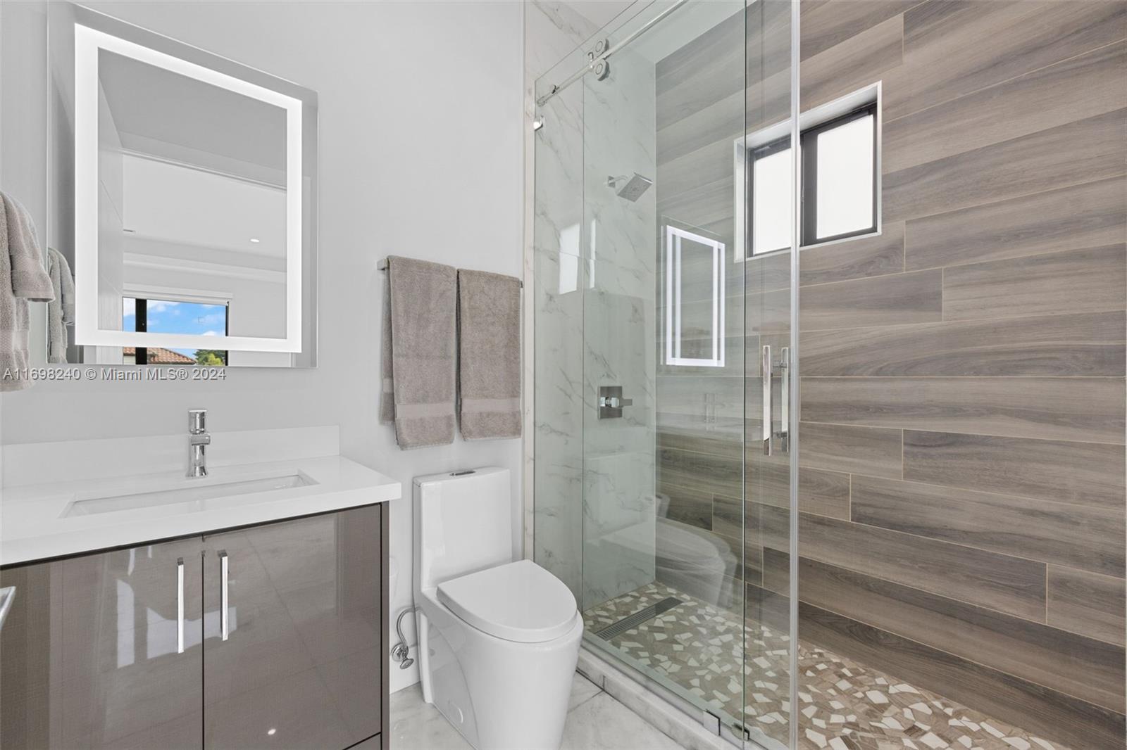 CORAL PINES - Residential