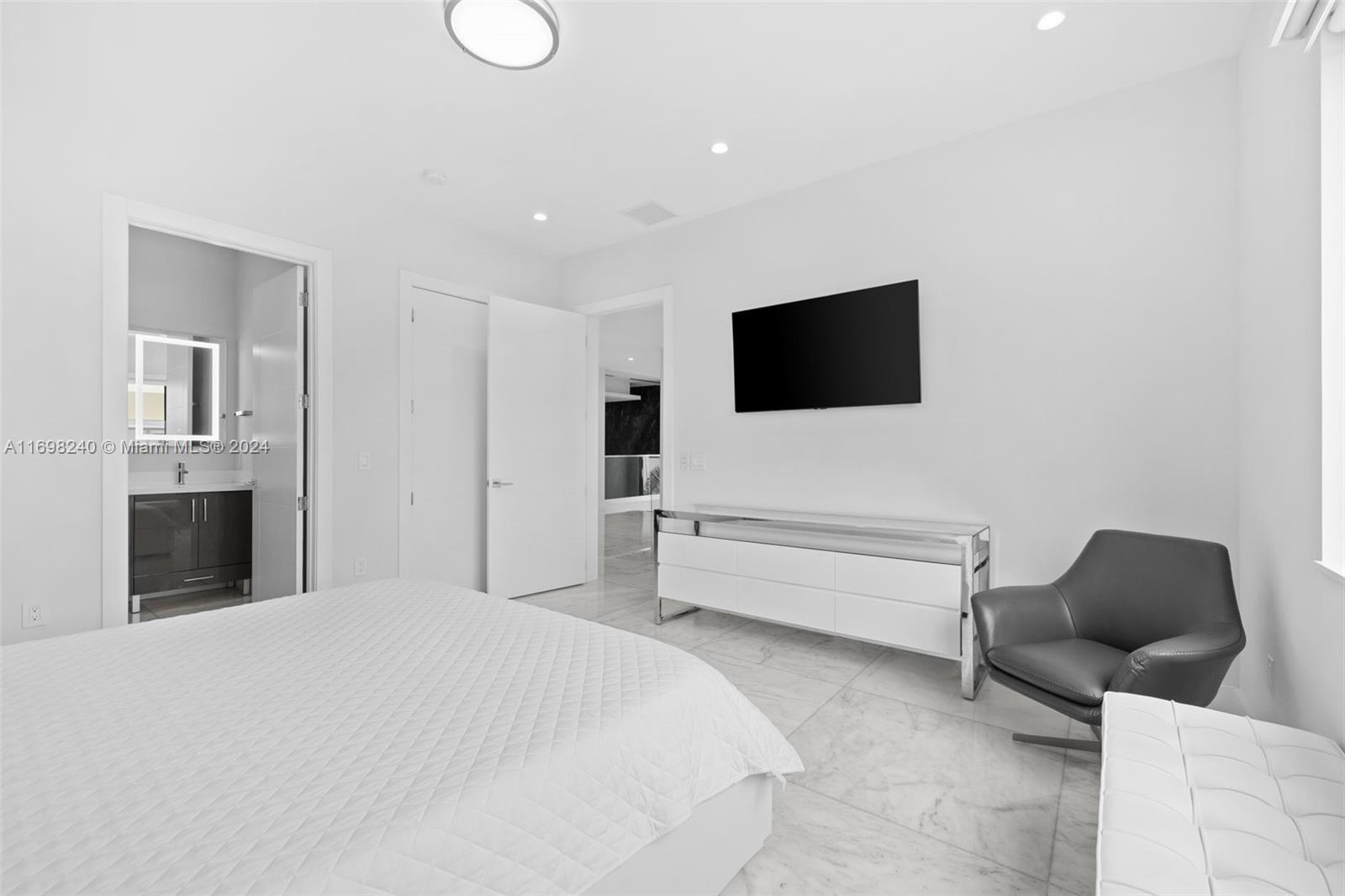 CORAL PINES - Residential