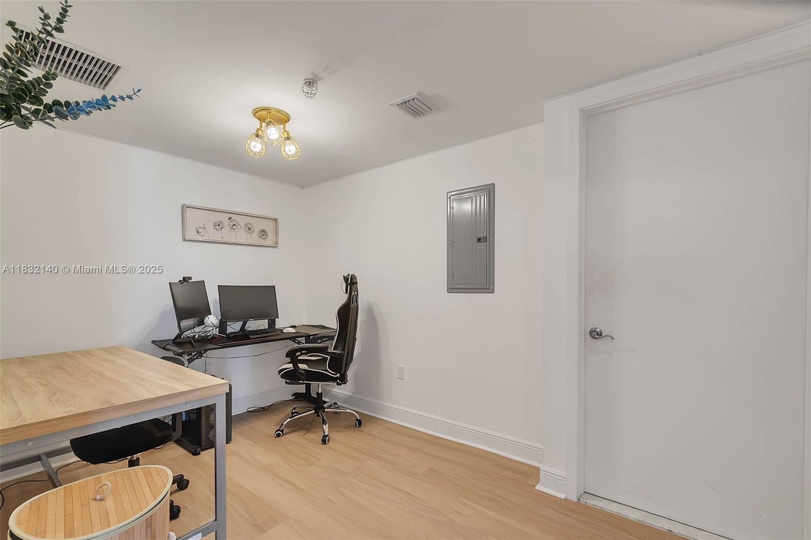 LATITUDE ON THE RIVER CON - Residential