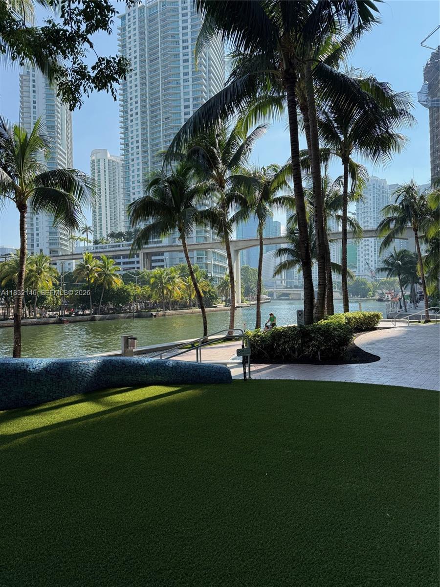 LATITUDE ON THE RIVER CON - Residential