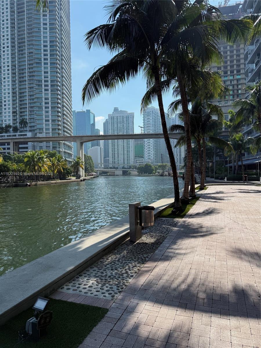 LATITUDE ON THE RIVER CON - Residential