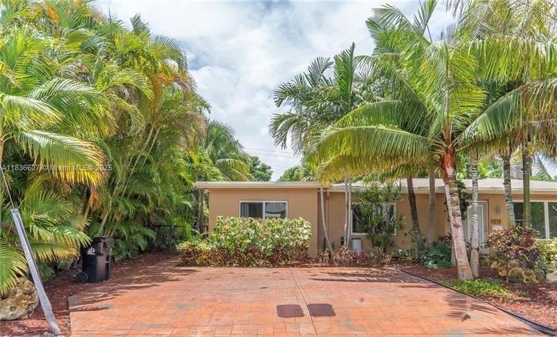 Discover this 2-bedroom, 2-bathroom villa you'll love in this Lake Ridge community in Fort Lauderdale. With its inviting design, abundant natural light, and tranquil garden, this property offers a serene living experience. The open kitchen is a culinary paradise, while the private patio is perfect for relaxing. The convenience of two well-appointed bedrooms and bathrooms ensures comfort and privacy. Enjoy the desirable location close to amenities, making it the dream home for those seeking a balanced lifestyle. This home captures the essence of peaceful living in Fort Lauderdale, making it truly adorable. Easy to show, get in touch today!