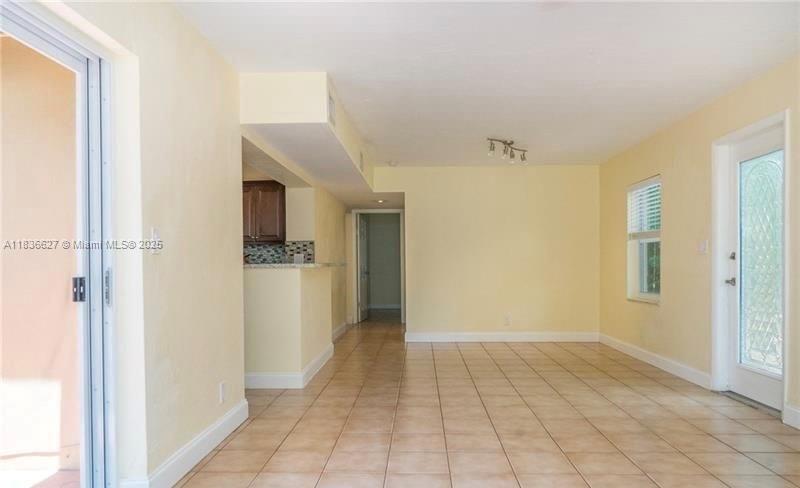 1215 NE 16th Ave 1