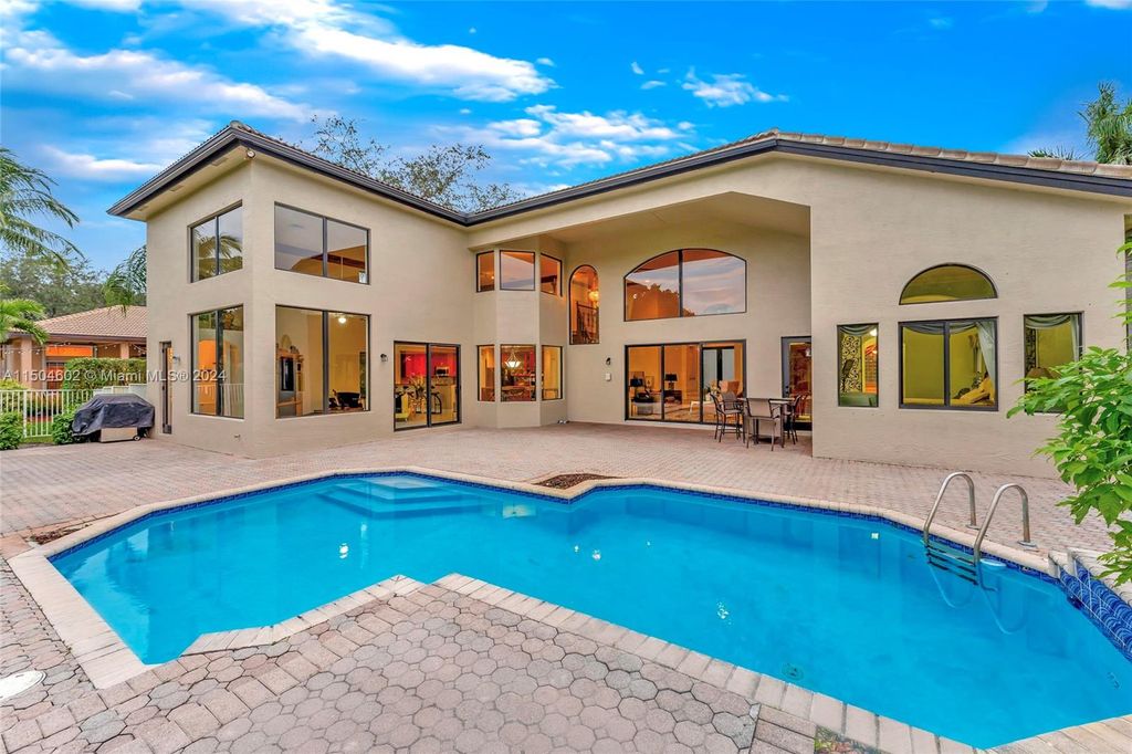 Photo of 10123 S Lake Vista Cir, Davie, FL 33328 (MLS # A11504602)