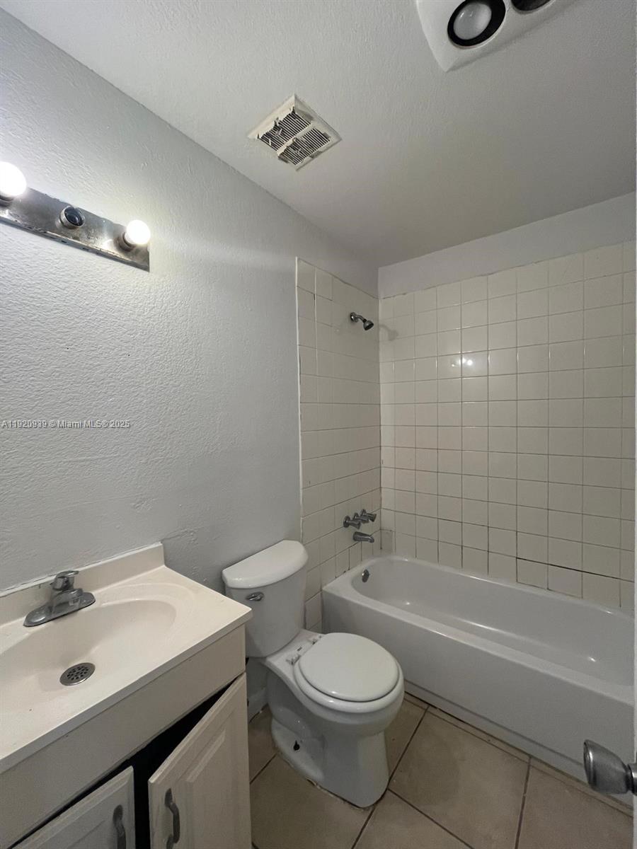 CALYPSO CAY CONDO - Residential Lease