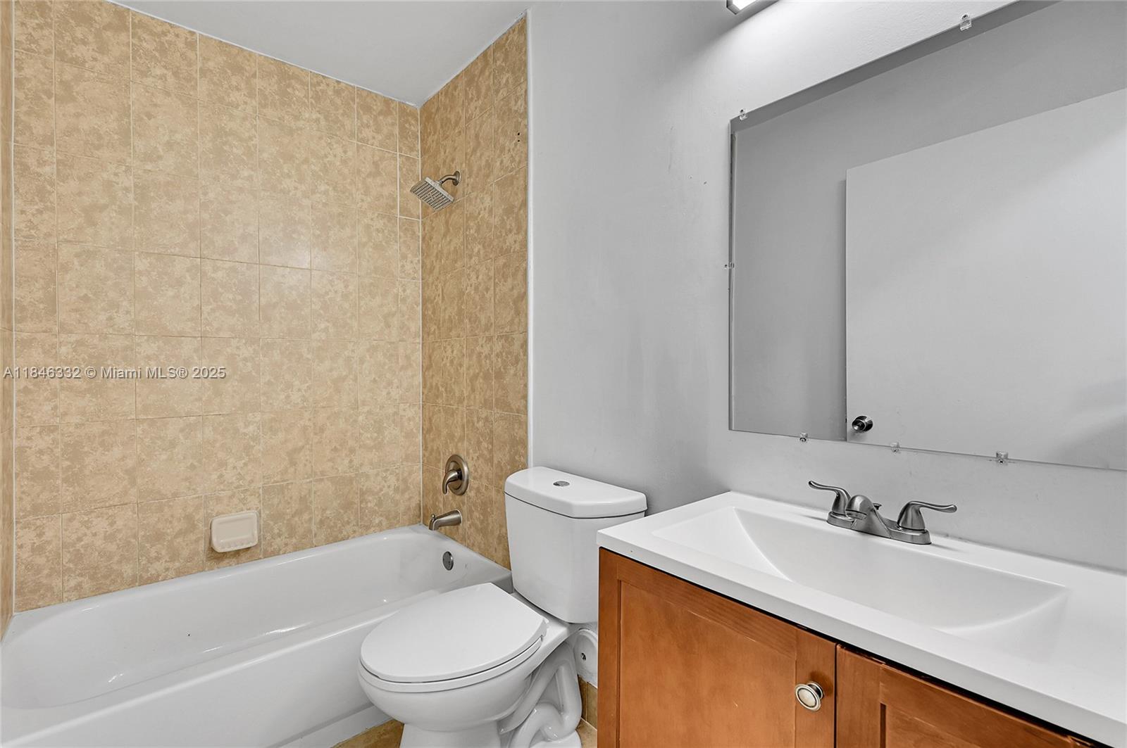 SUMMER LAKE - Residential