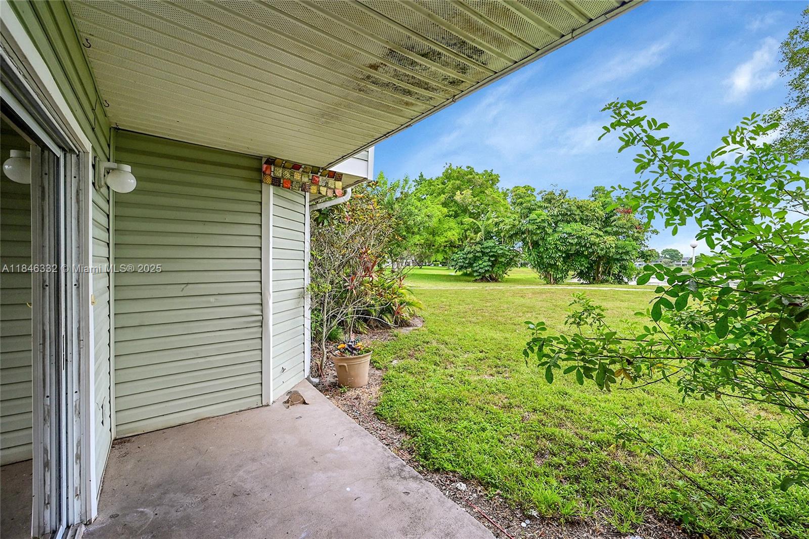 SUMMER LAKE - Residential