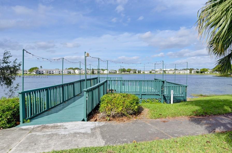 SUMMER LAKE - Residential