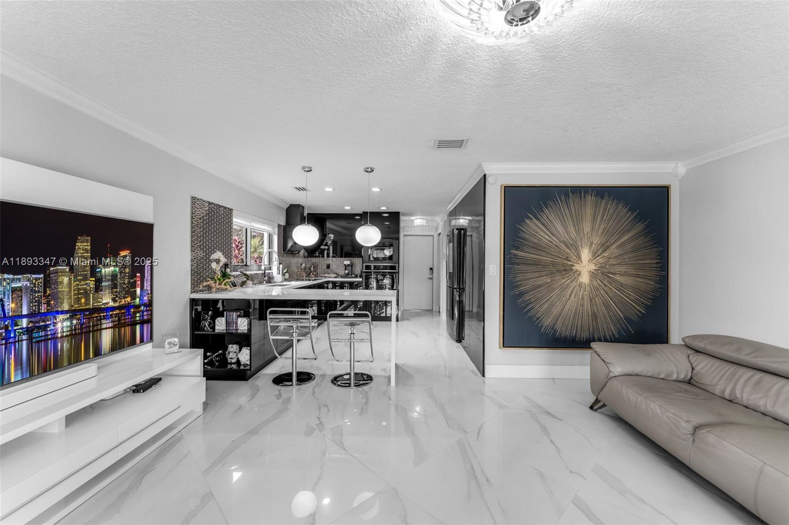 KAYLA S PLACE - Residential