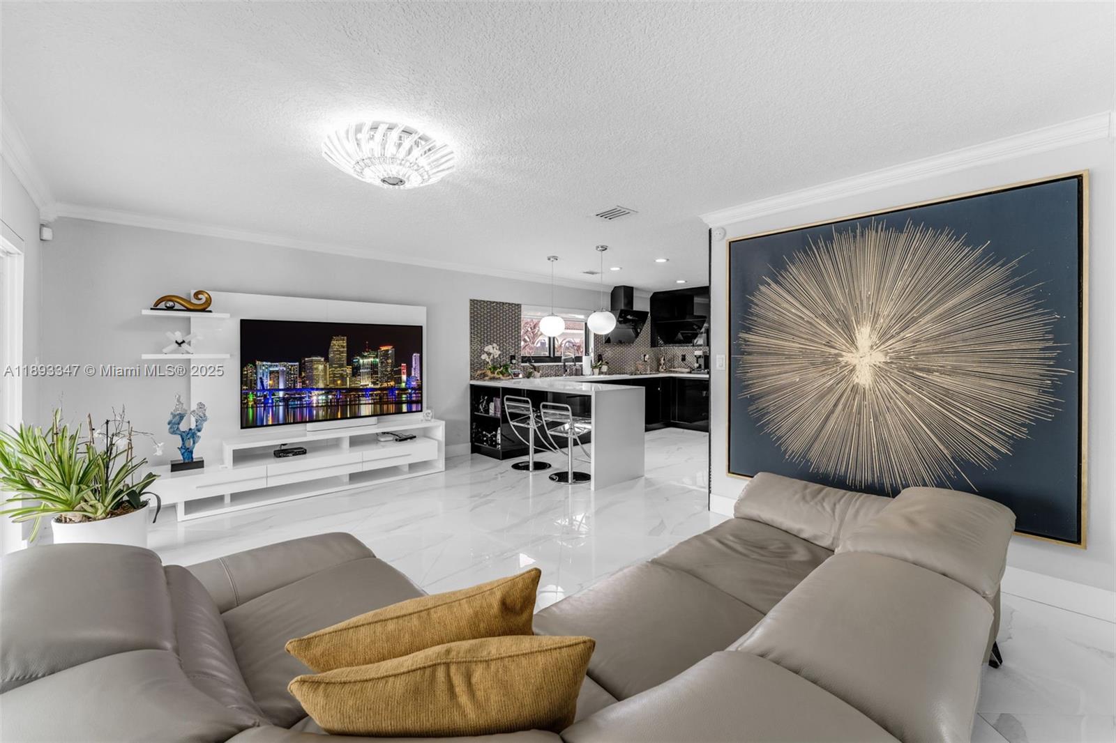 KAYLA S PLACE - Residential