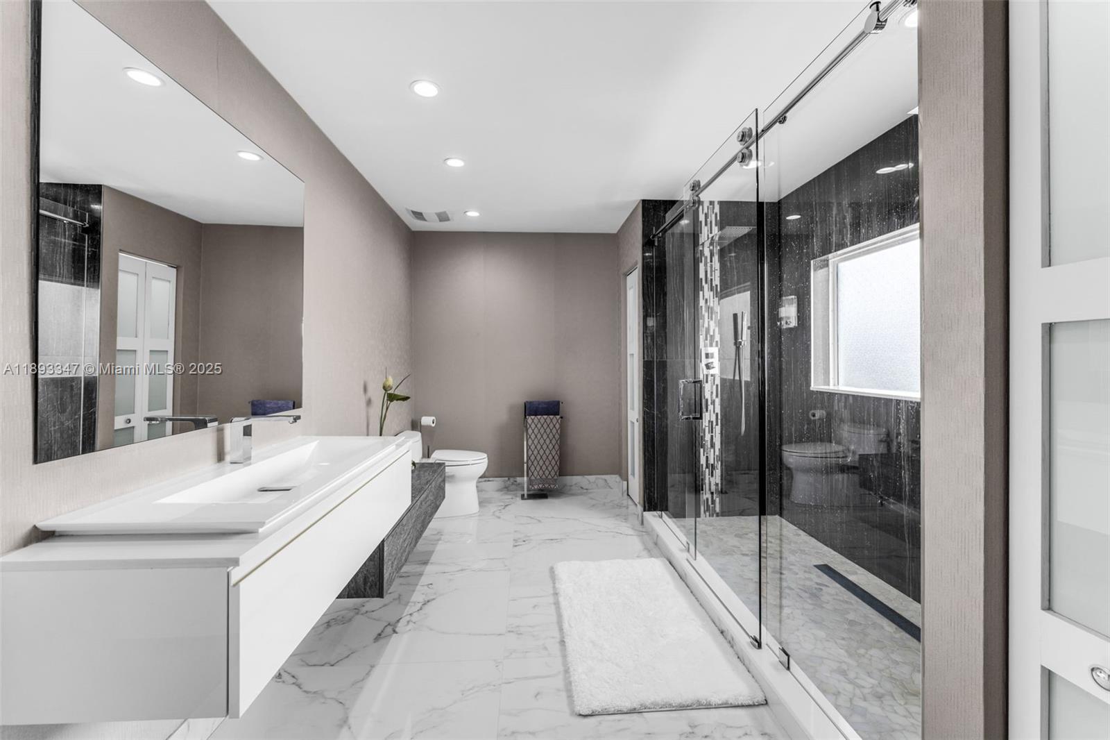 KAYLA S PLACE - Residential