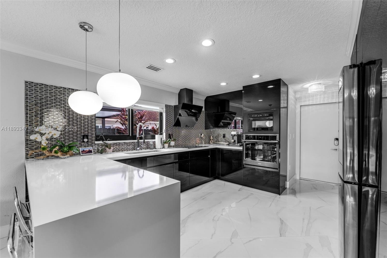 KAYLA S PLACE - Residential