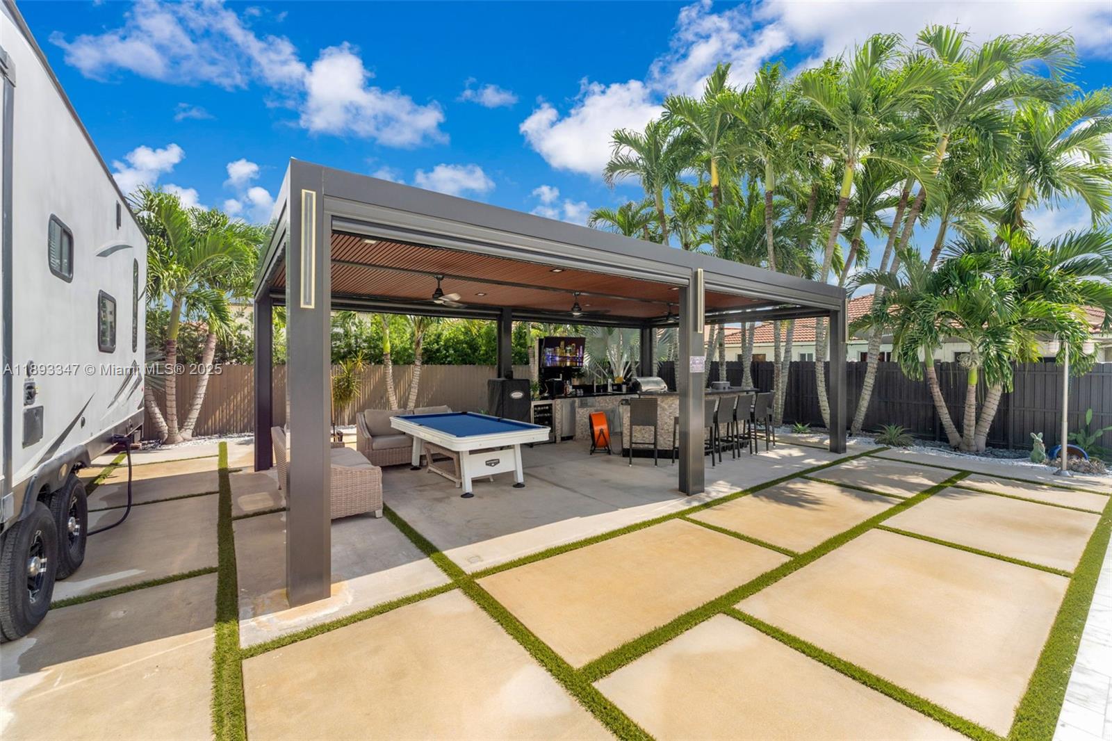 KAYLA S PLACE - Residential
