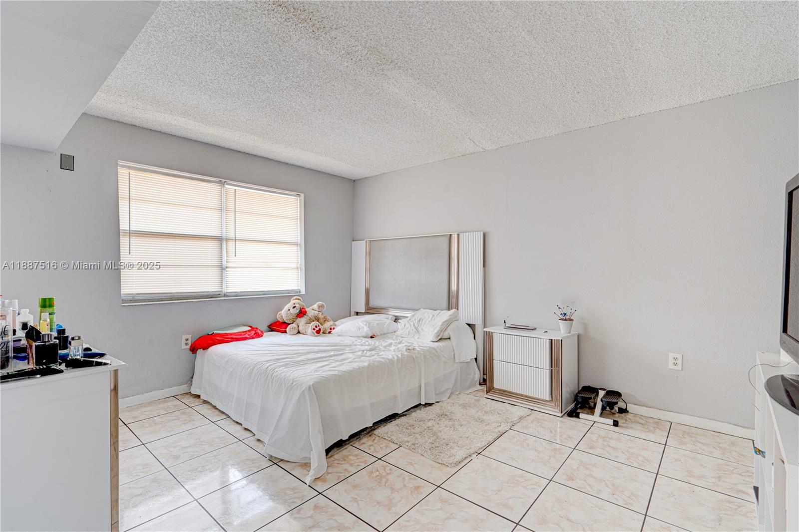 NEW WORLD CONDO APTS II - Residential Lease