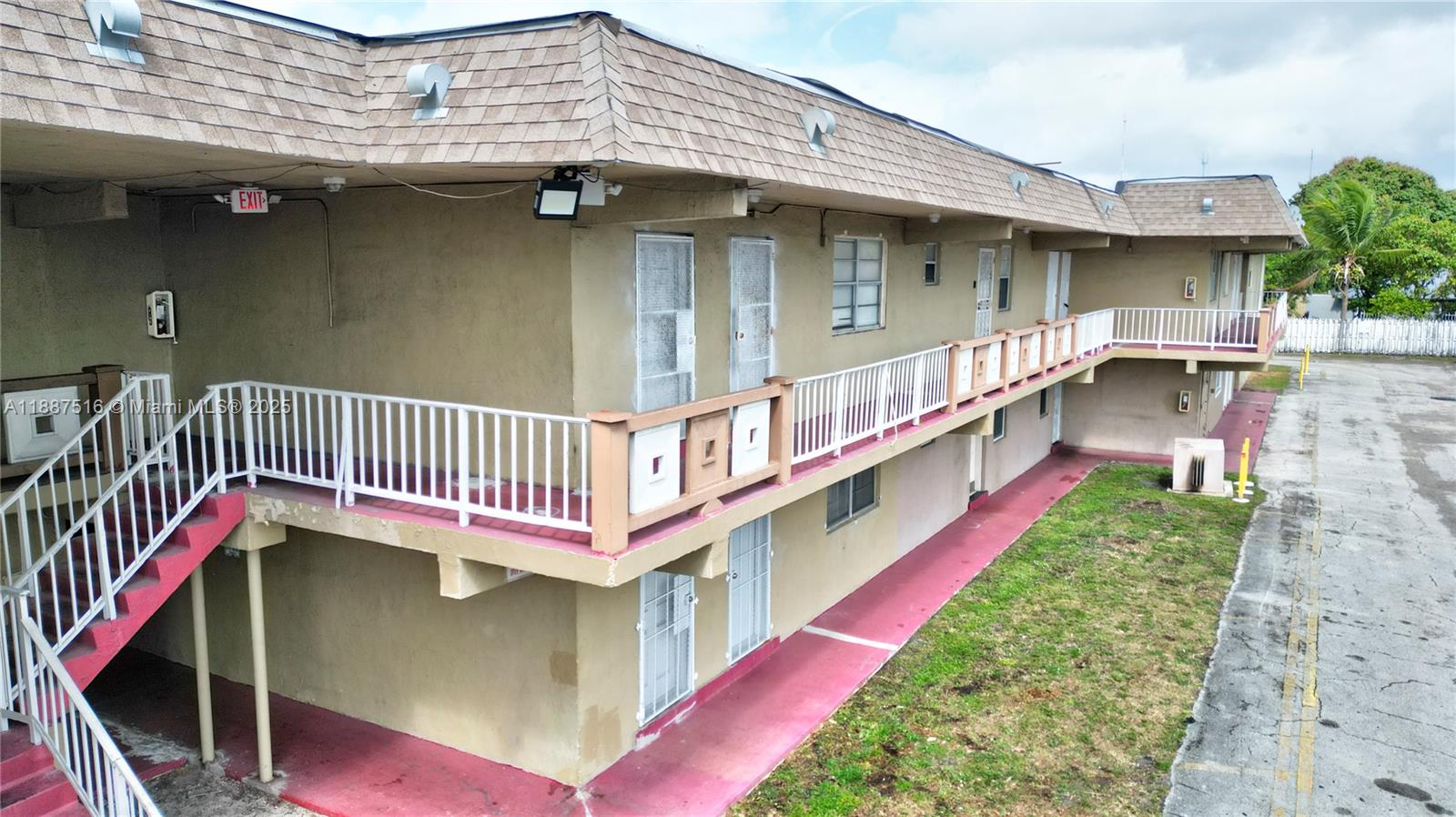NEW WORLD CONDO APTS II - Residential Lease