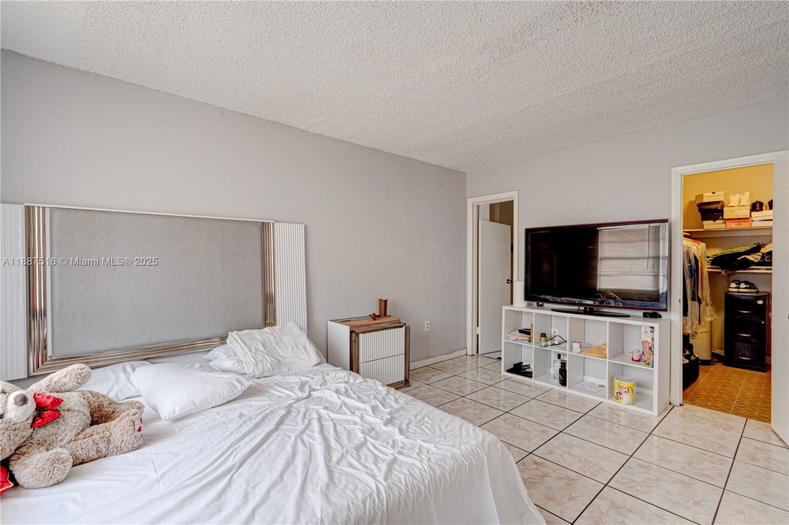 NEW WORLD CONDO APTS II - Residential Lease