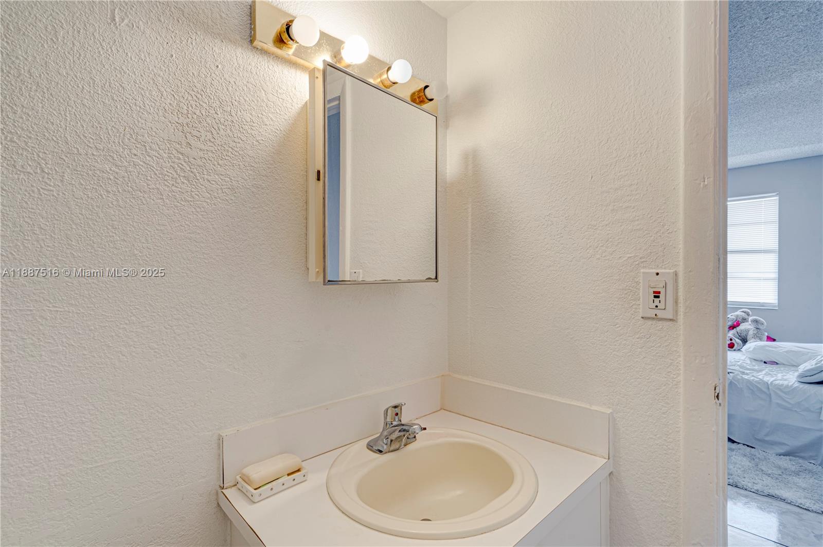 NEW WORLD CONDO APTS II - Residential Lease