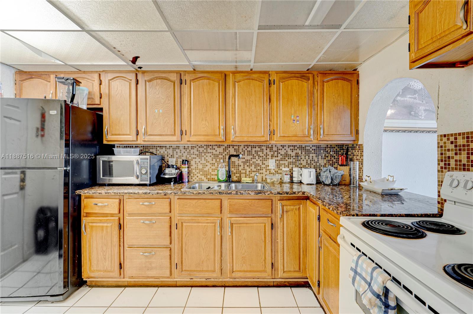 NEW WORLD CONDO APTS II - Residential Lease