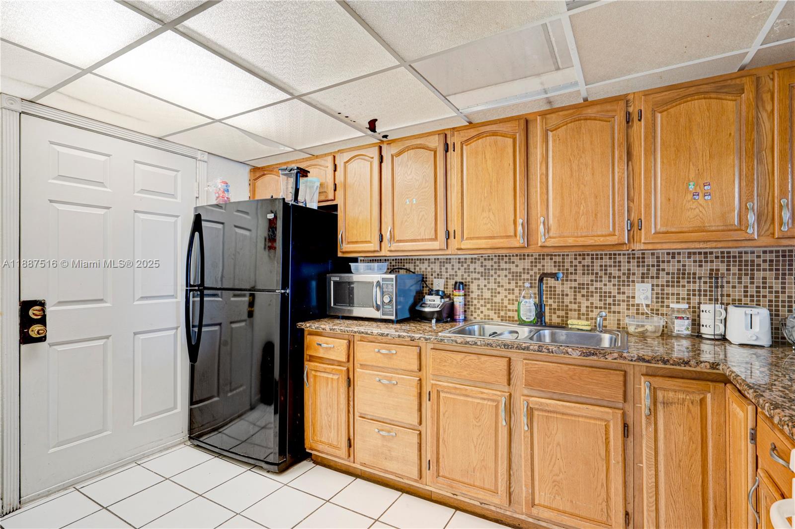 NEW WORLD CONDO APTS II - Residential Lease