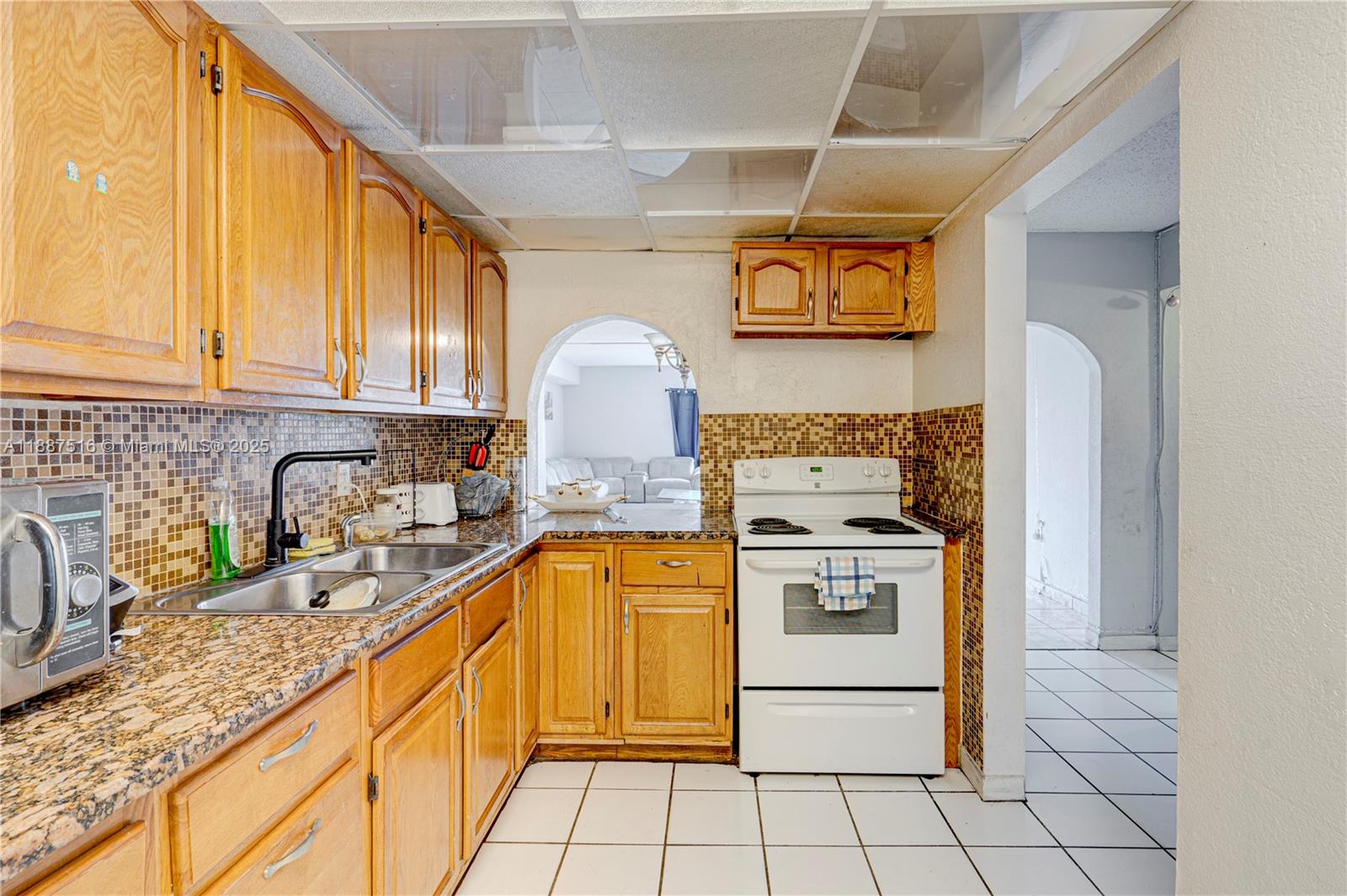 NEW WORLD CONDO APTS II - Residential Lease