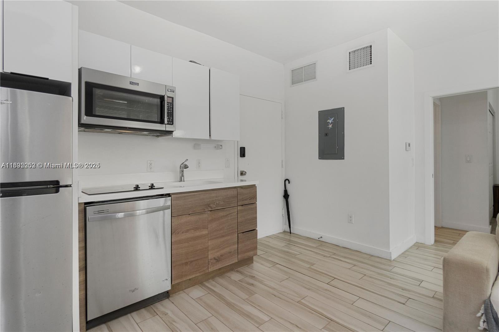 1560 Meridian Ave 108