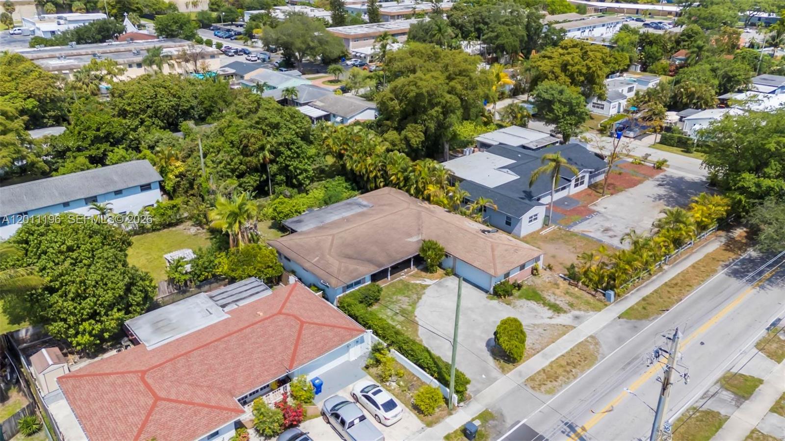 HOLLYWOOD LITTLE RANCHES - Residential Income