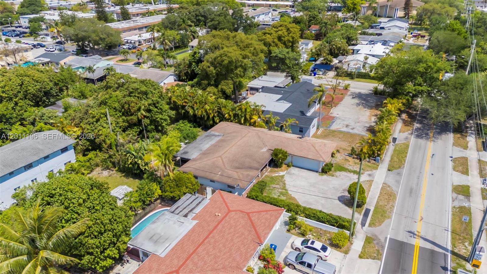 HOLLYWOOD LITTLE RANCHES - Residential Income