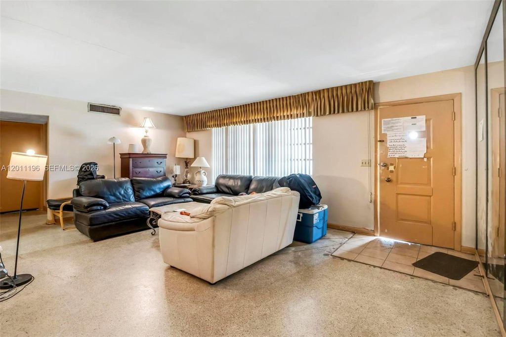Photo of 316 N 28th Ave, Hollywood, FL 33020 (MLS # A12011196)