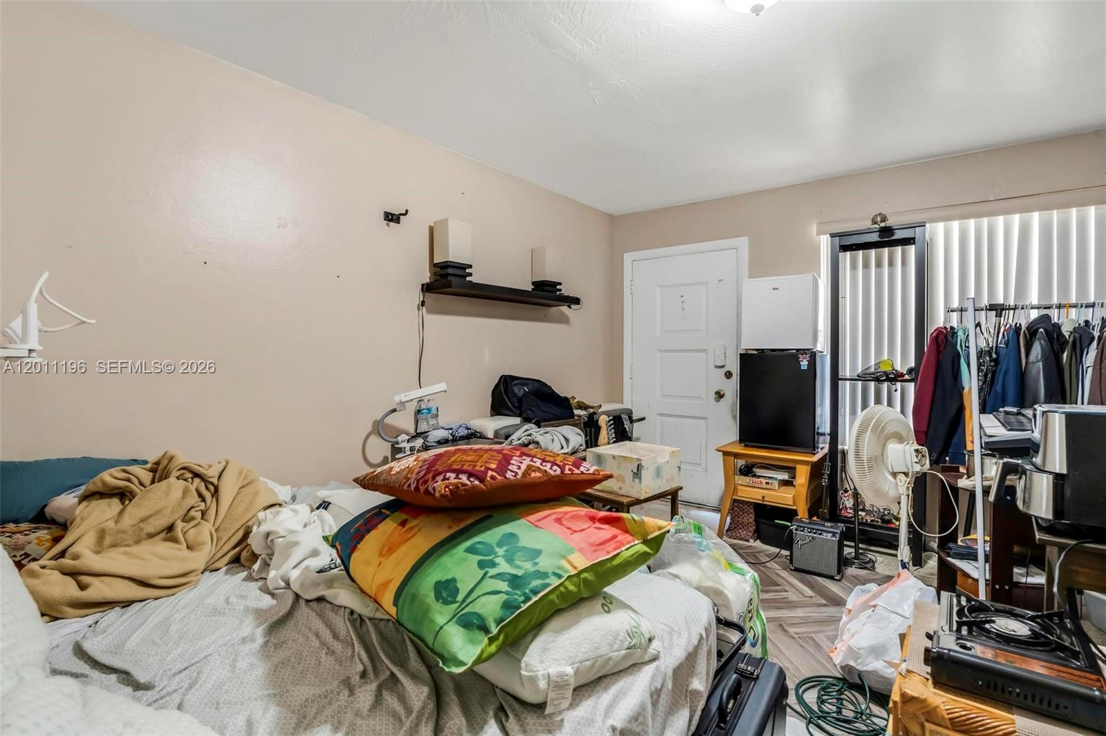HOLLYWOOD LITTLE RANCHES - Residential Income