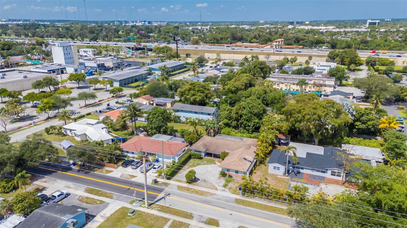 HOLLYWOOD LITTLE RANCHES - Residential Income