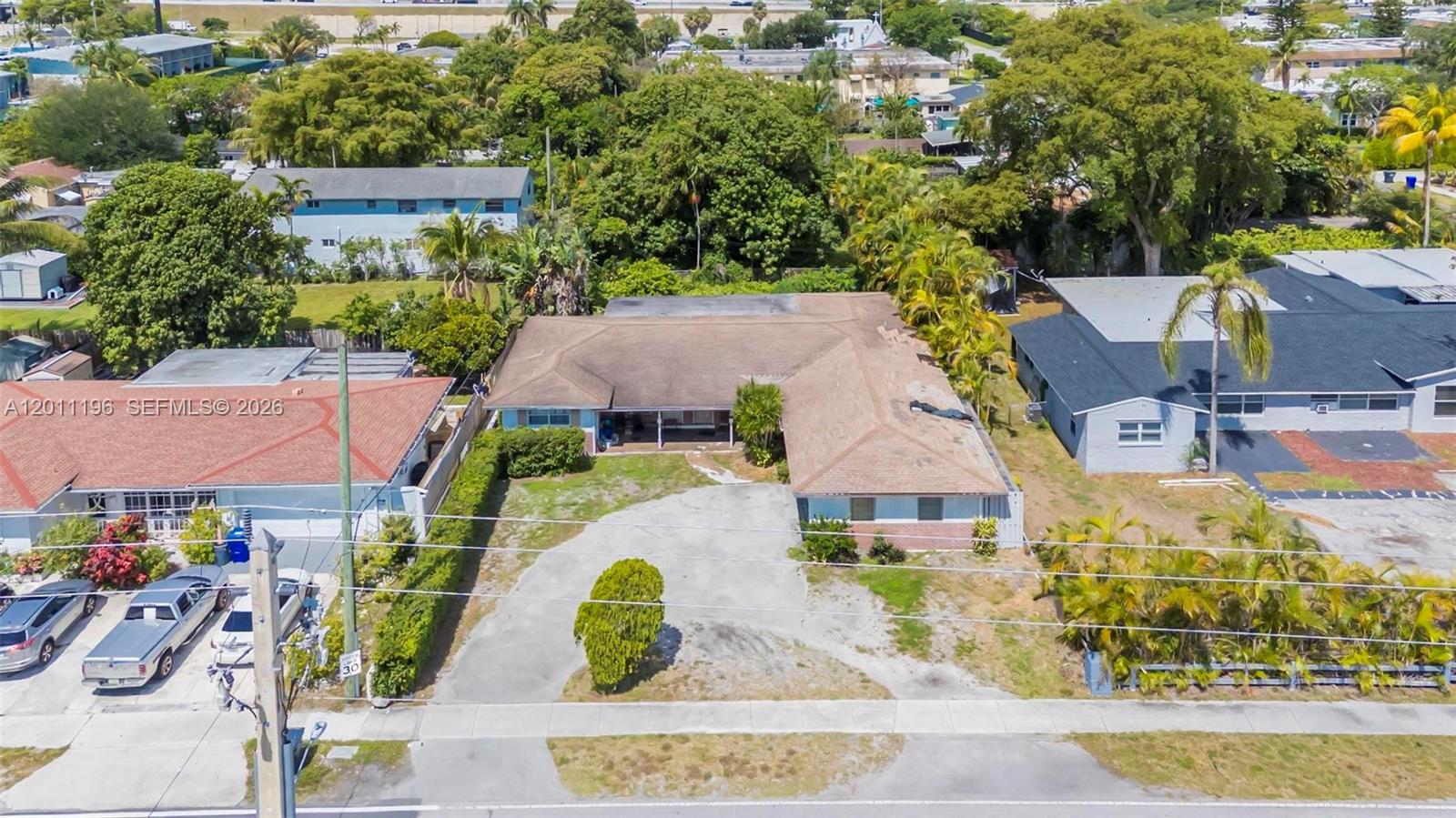 HOLLYWOOD LITTLE RANCHES - Residential Income