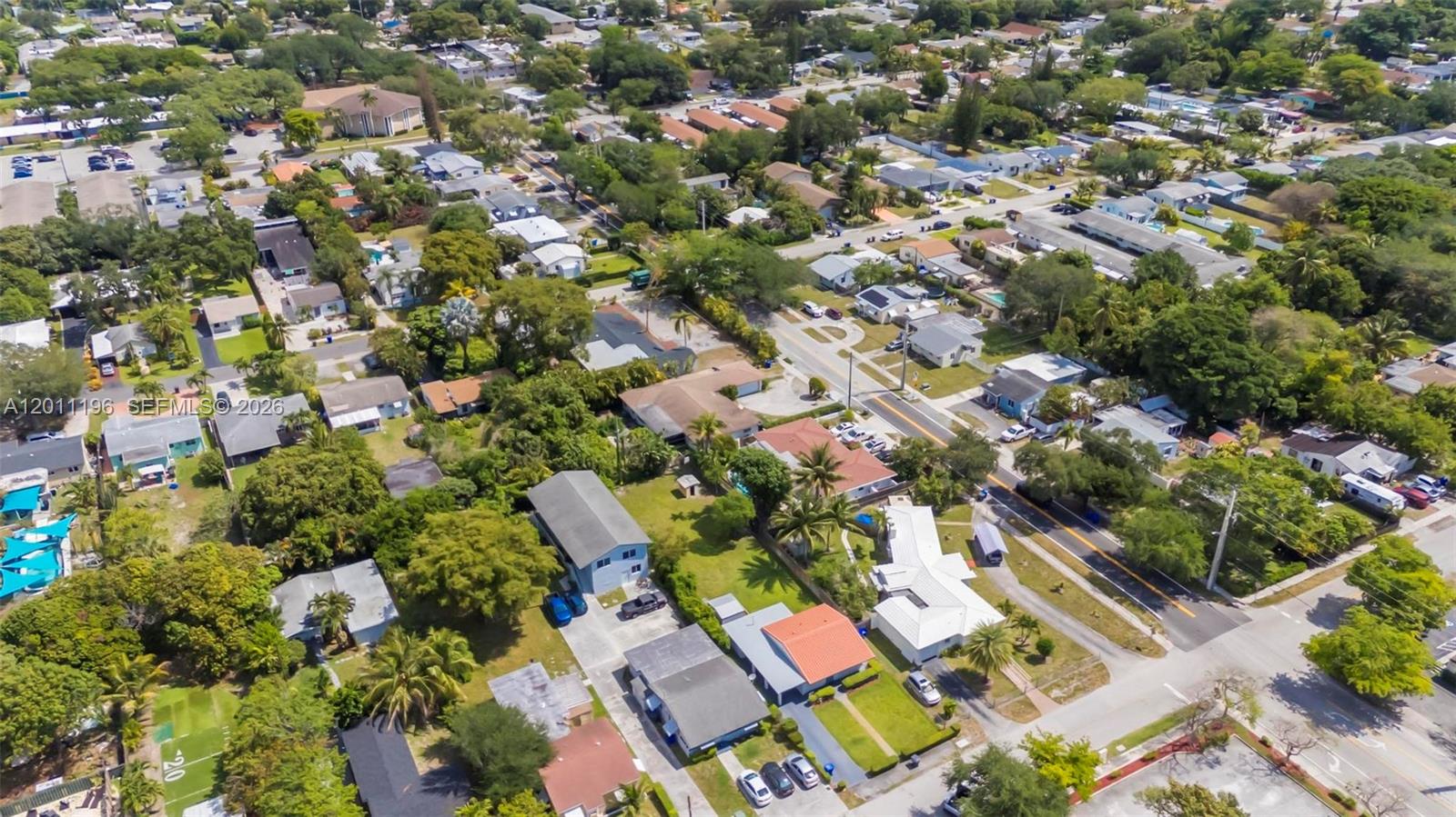 HOLLYWOOD LITTLE RANCHES - Residential Income