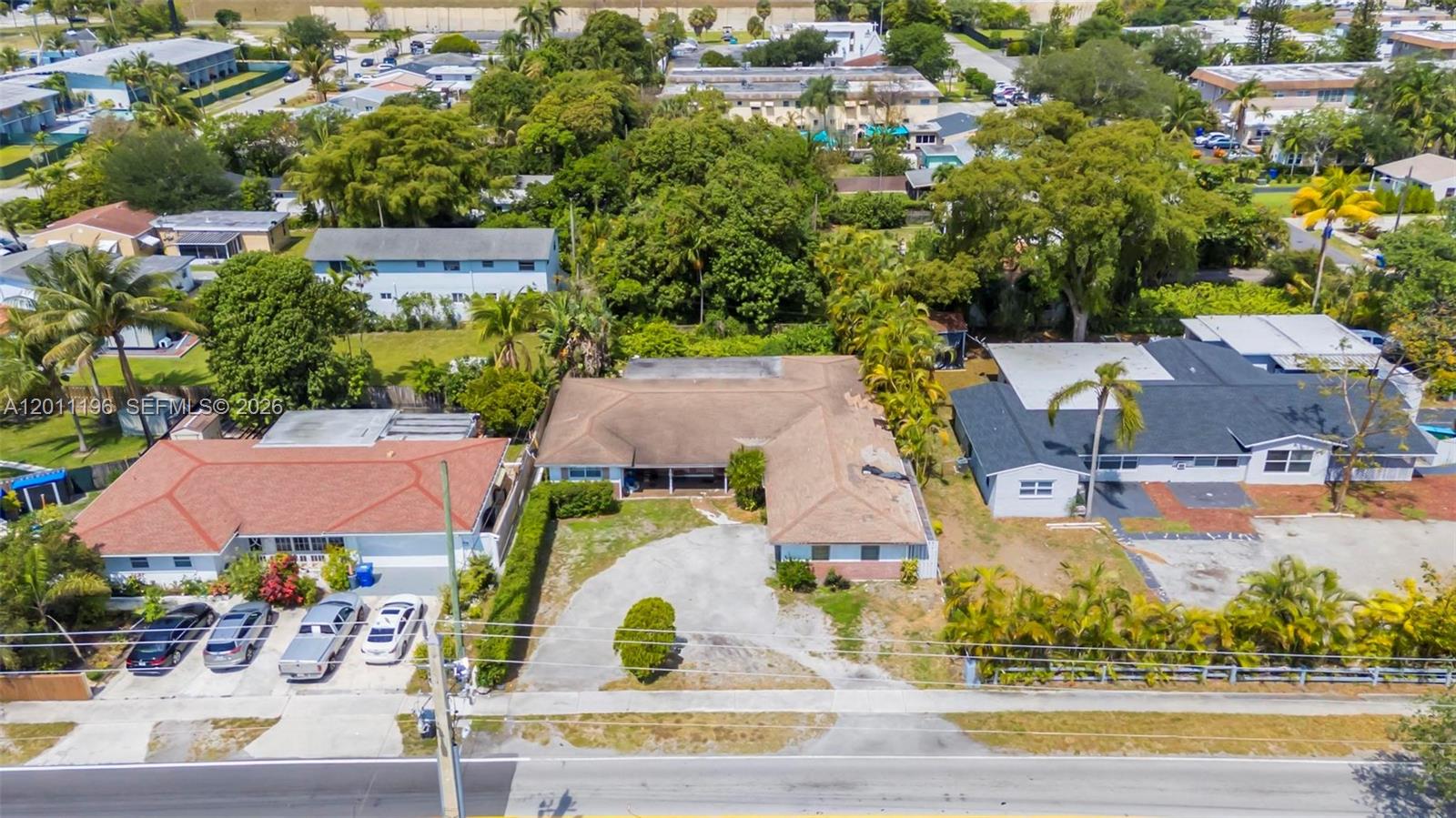 HOLLYWOOD LITTLE RANCHES - Residential Income