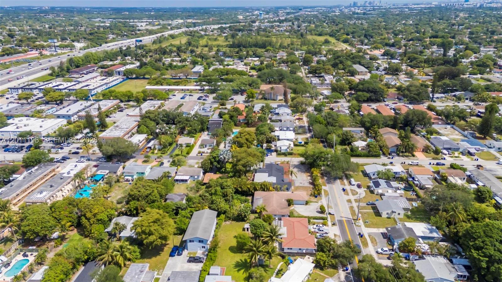 HOLLYWOOD LITTLE RANCHES - Residential Income