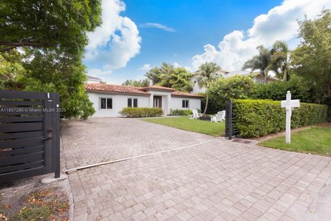 677 Hampton Ln Key Biscayne FL 33149