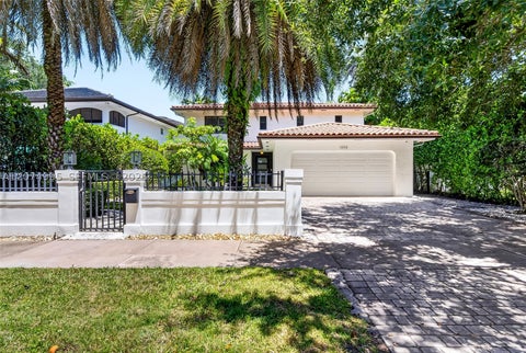 Photo of 1043 Alfonso Ave, Coral Gables, FL 33146 (MLS # A12074995)
