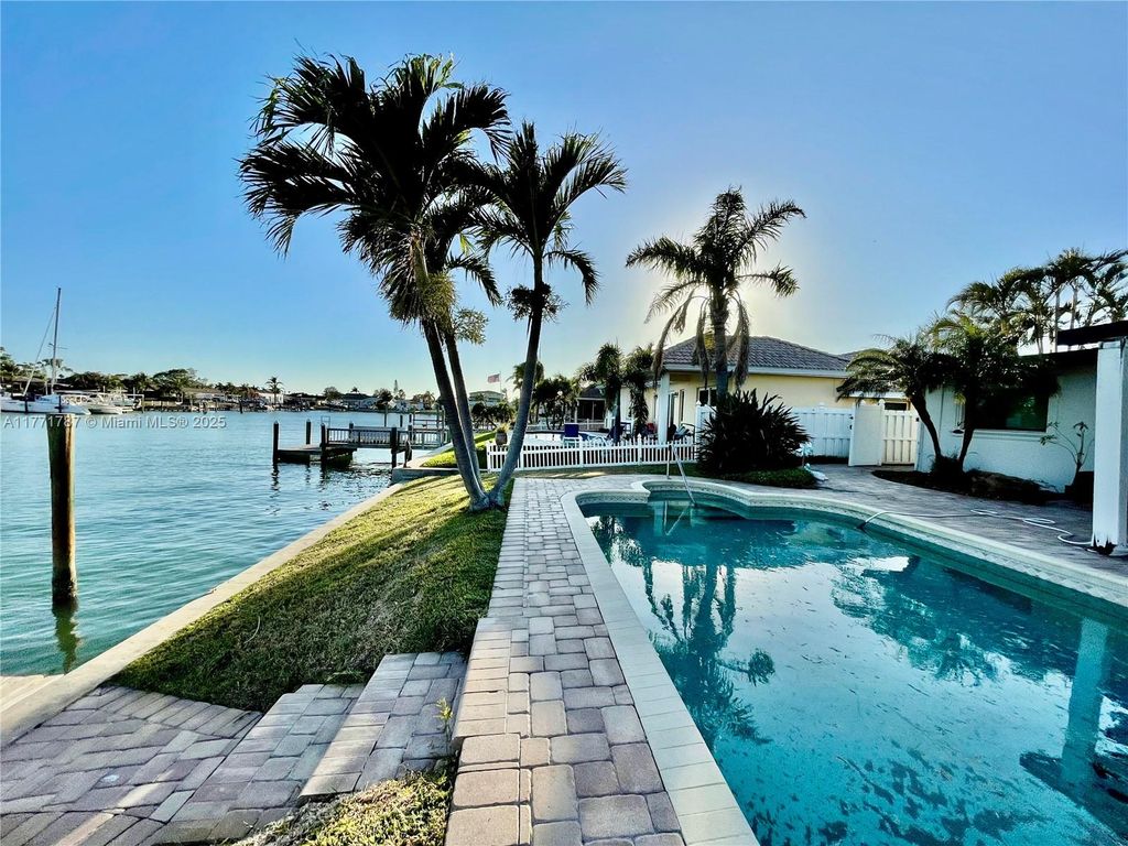 listing image 0