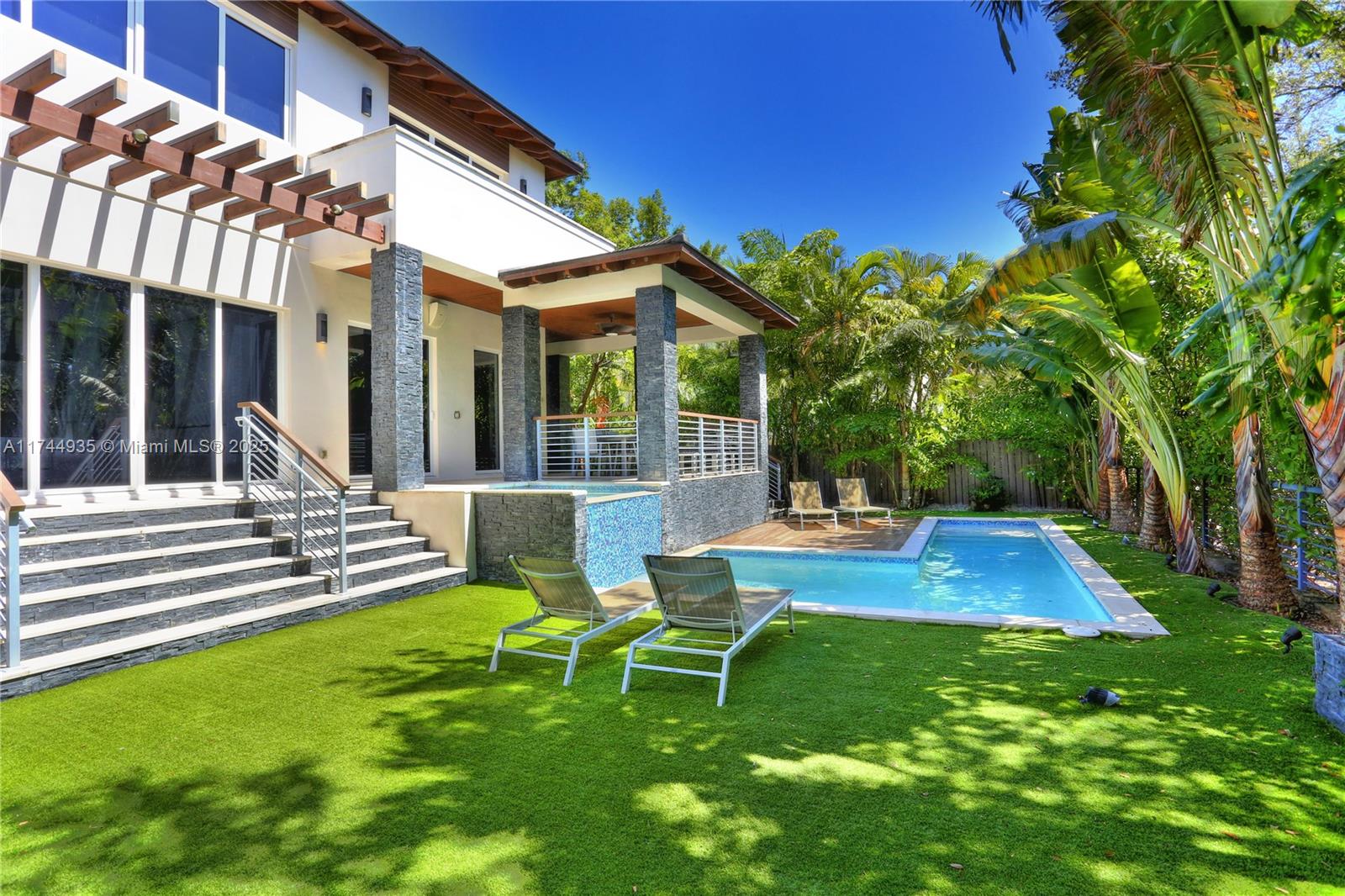 TROPICAL ISLE HOMES SUB - Residential Lease