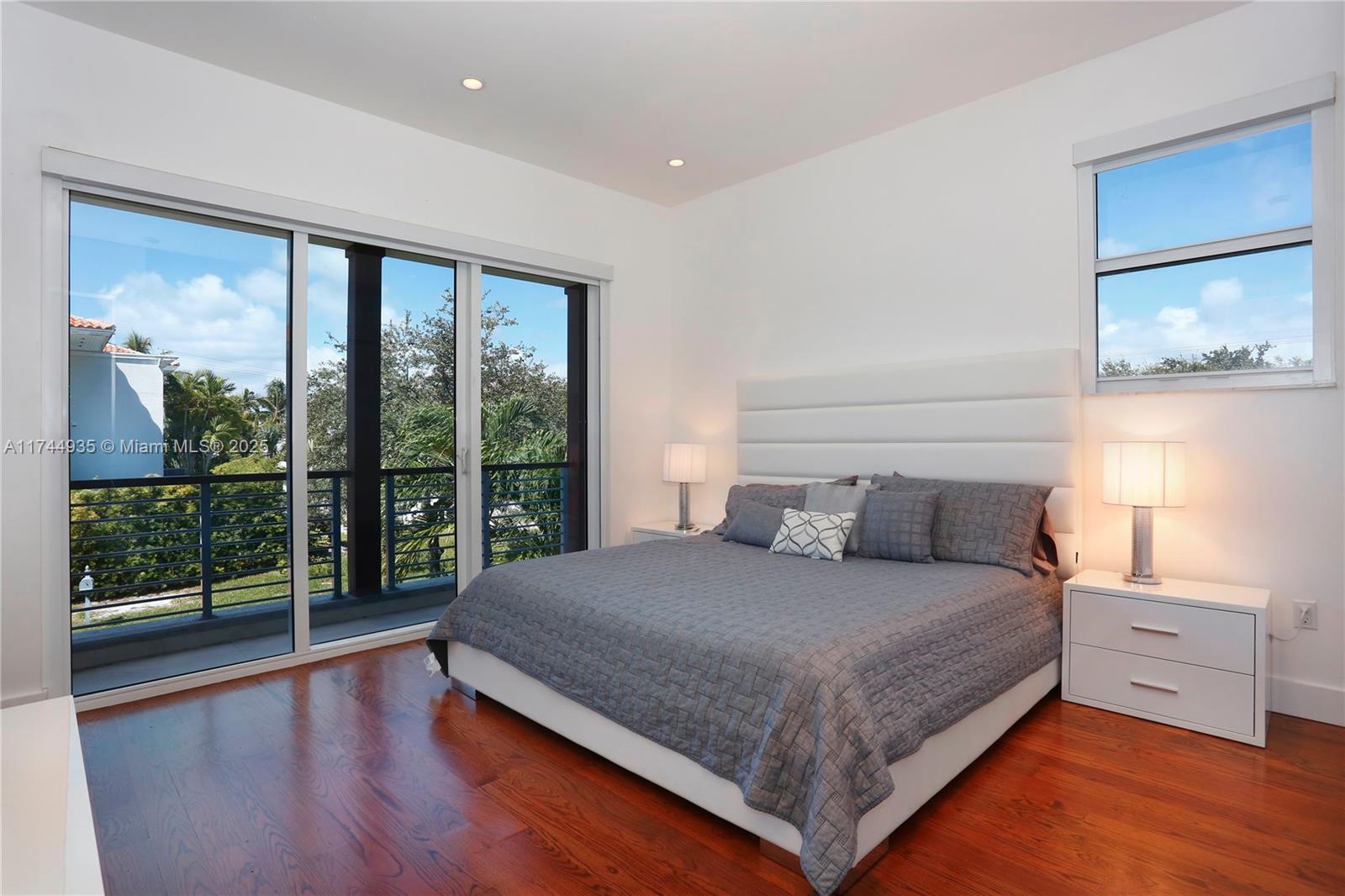 TROPICAL ISLE HOMES SUB - Residential Lease