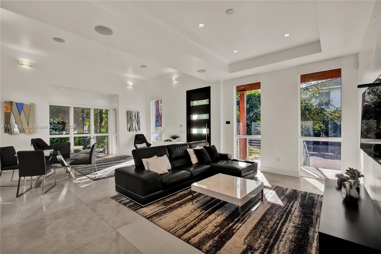 TROPICAL ISLE HOMES SUB - Residential Lease