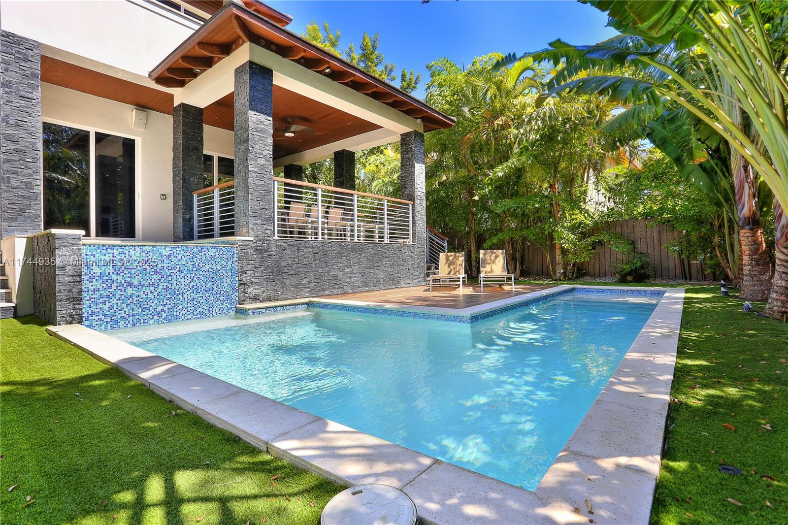 TROPICAL ISLE HOMES SUB - Residential Lease