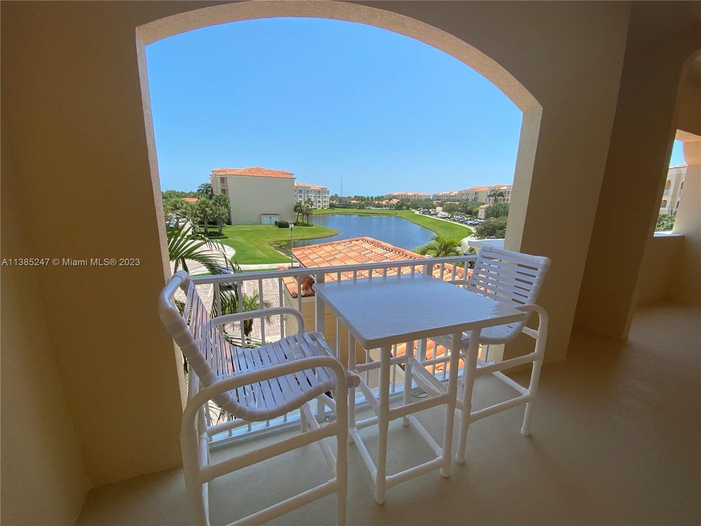 Photo of 9 E Harbour Isle Dr E #304, Fort Pierce, FL 34949 (MLS # A11385247)