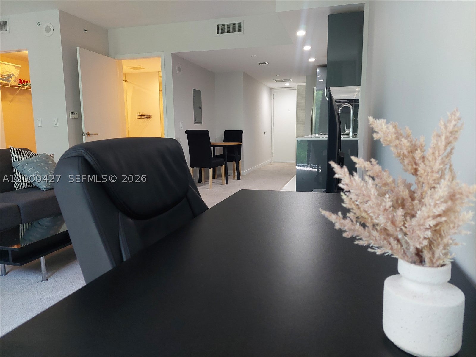 31 SE 6th St 403