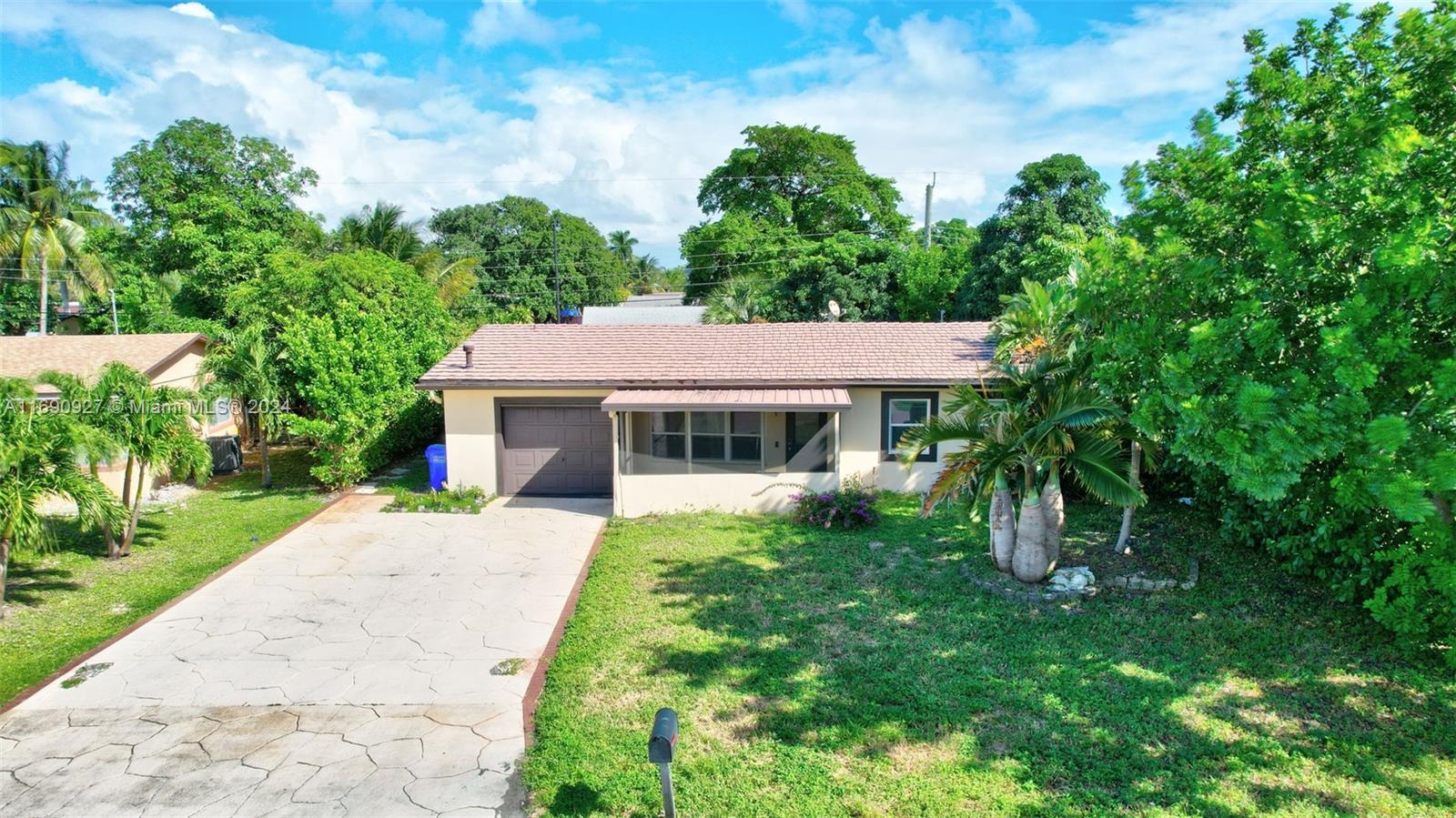 2910 Ne 10th Ave, Pompano Beach, Broward County, Florida - 3 Bedrooms  
2 Bathrooms - 