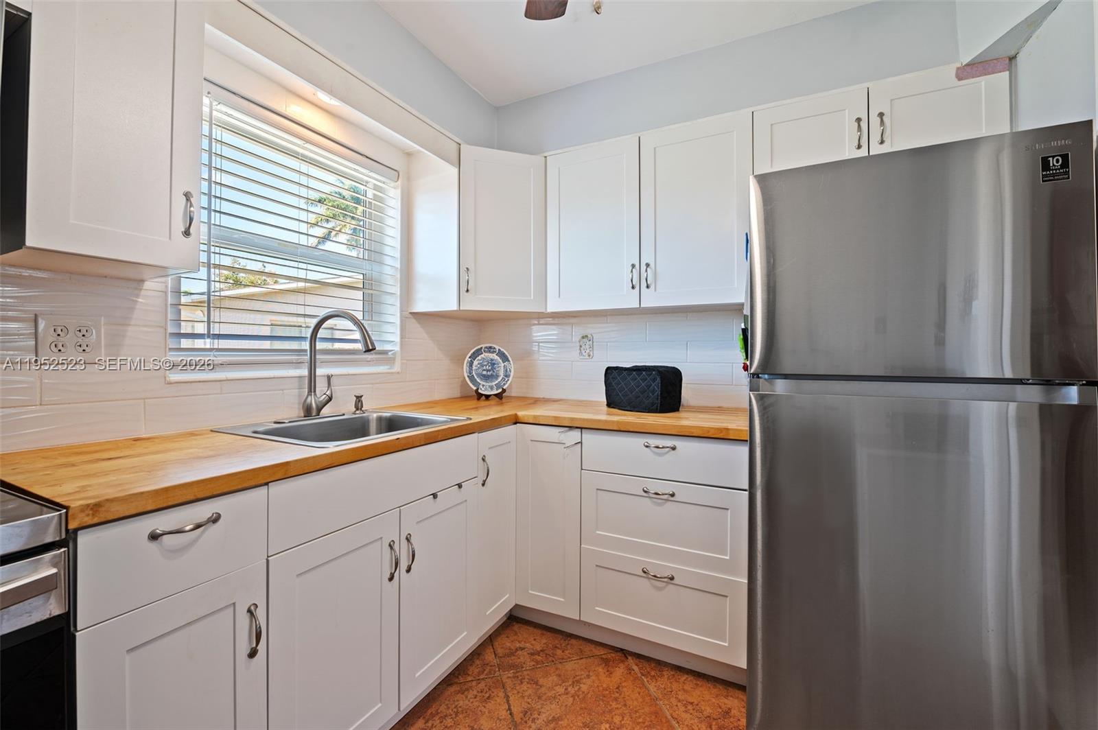 CRESTHAVEN VILLAS CONDO 2 - Residential