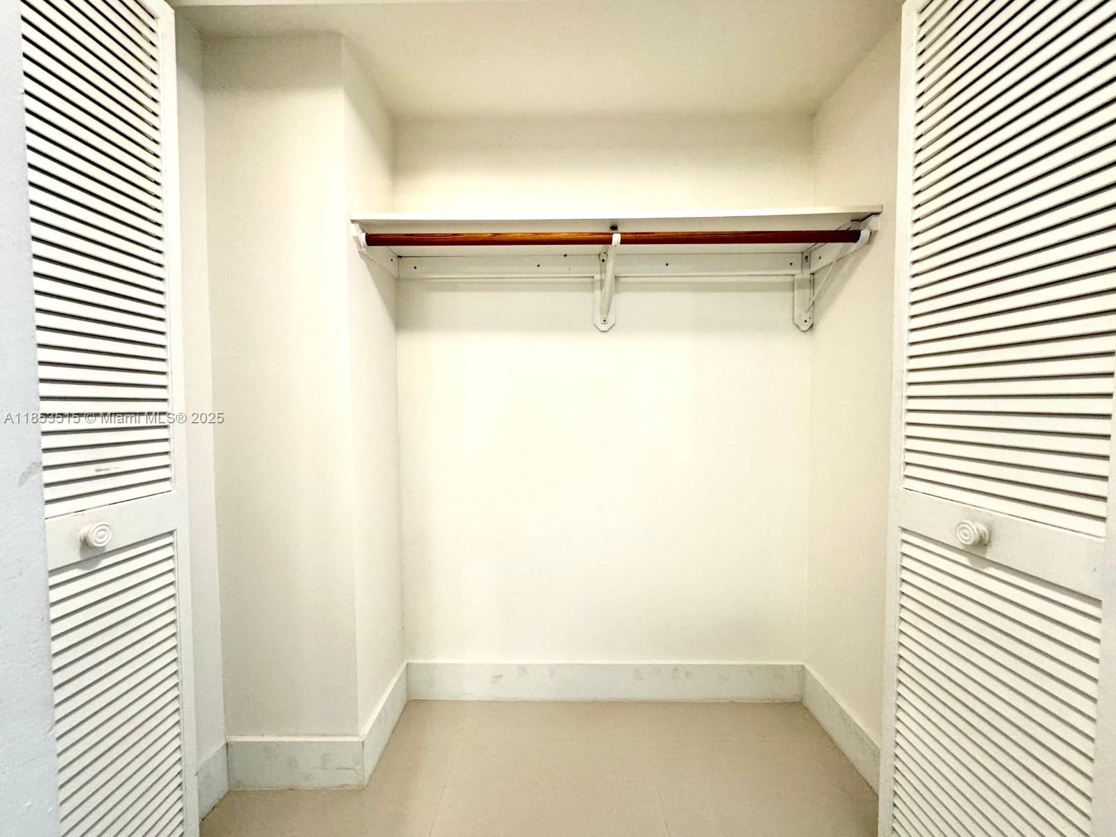 BRICKELL BAY CLUB CONDO - Residential