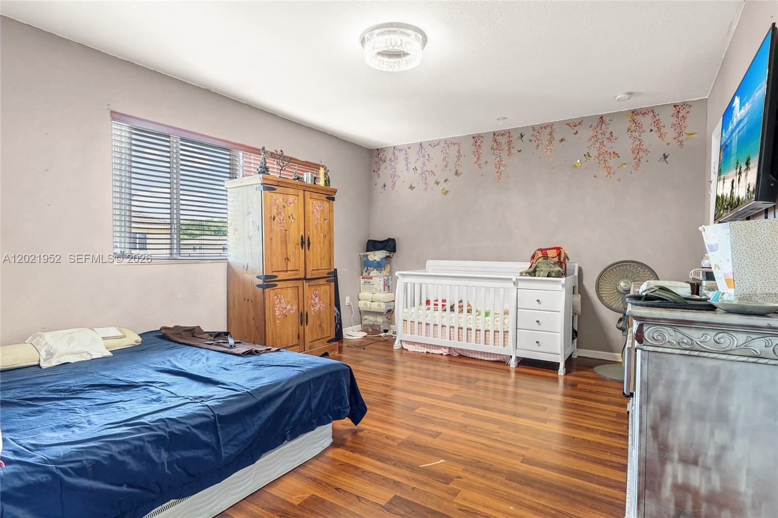 PRECIOUS HOMES AT LAKES B - Residential