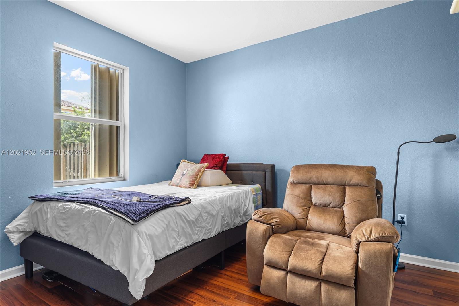 PRECIOUS HOMES AT LAKES B - Residential
