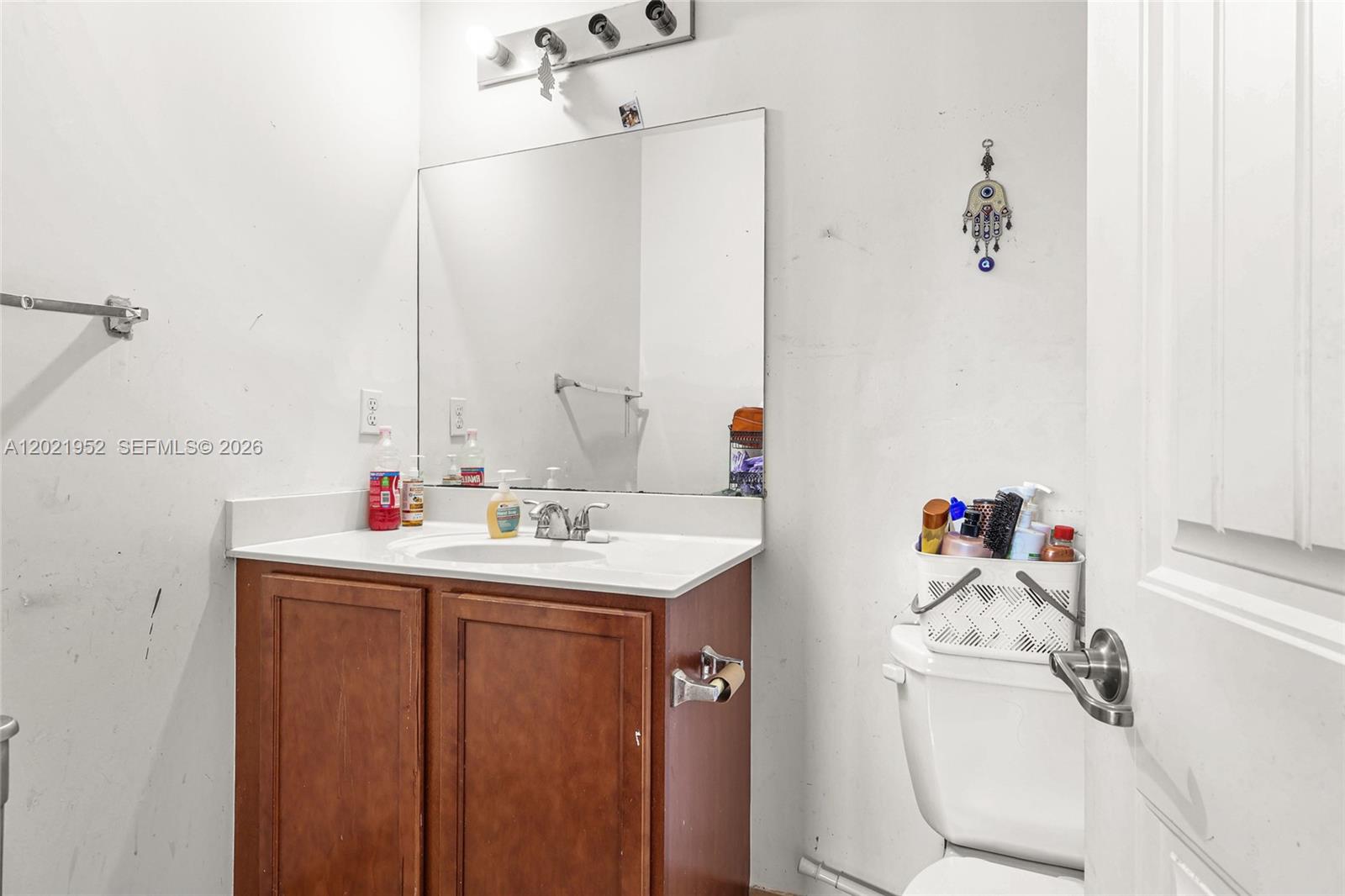 PRECIOUS HOMES AT LAKES B - Residential
